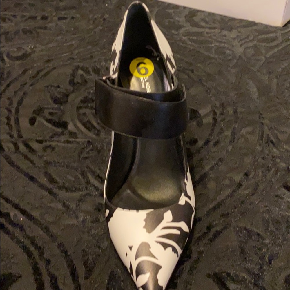MK heels